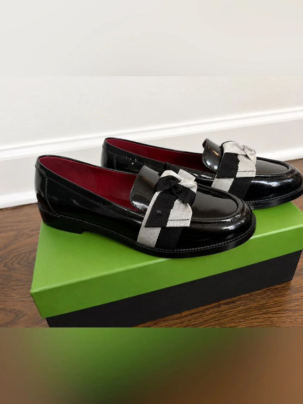 Kate Spade Leandra Black Patent Leather Bow Loafers 6.5B